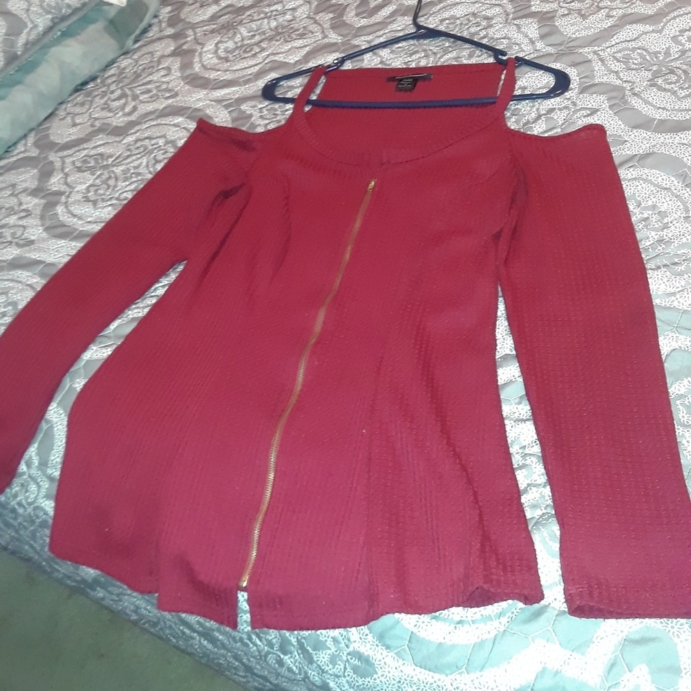 Cold shoulder top